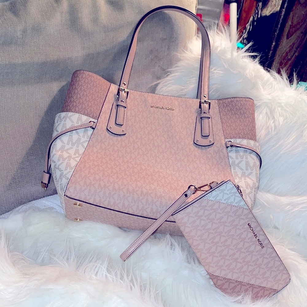 Michael Kors Voyager Tote and Jet Set Wallet